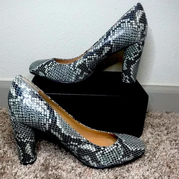 Banana Republic Shoes Banana Republic Snake Skin Heel Poshmark